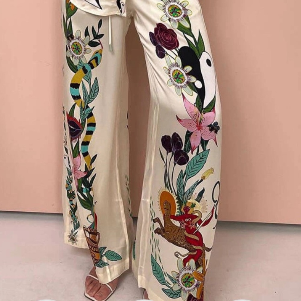 XL Silky, Unique Print Elastic Waist Pocketed Wide Leg Pants